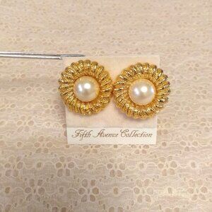 Vintage White Cream Pearl Statement Large Gold Tone Earrings Non-Pierced Clip